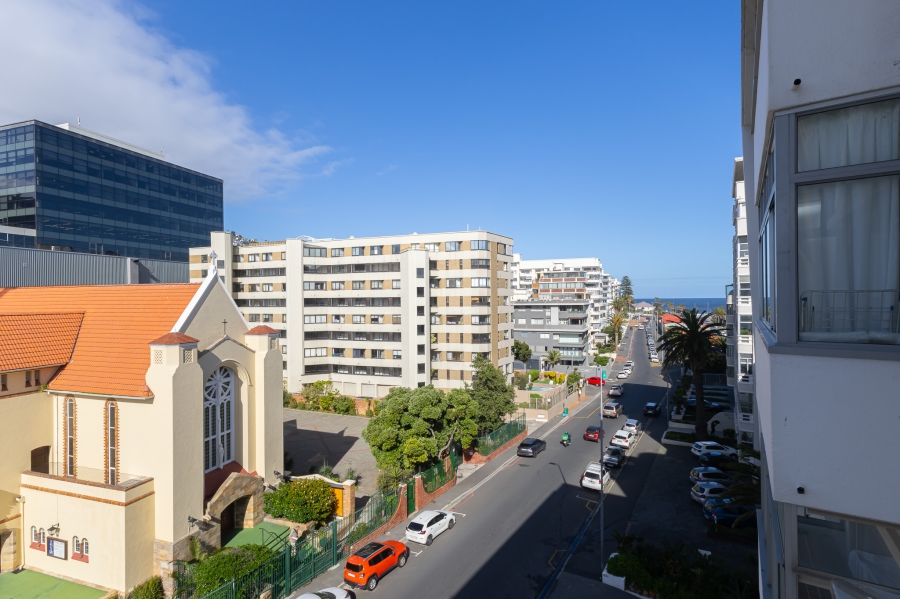 To Let 1 Bedroom Property for Rent in Sea Point Western Cape